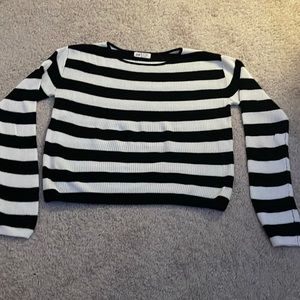 H&M big girls black & white striped long sleeve, size:12-14Y, perfect condition!